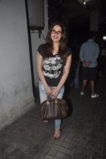 Zarine Khan snapped in Juhu, Mumbai on 7th Nov 2014
